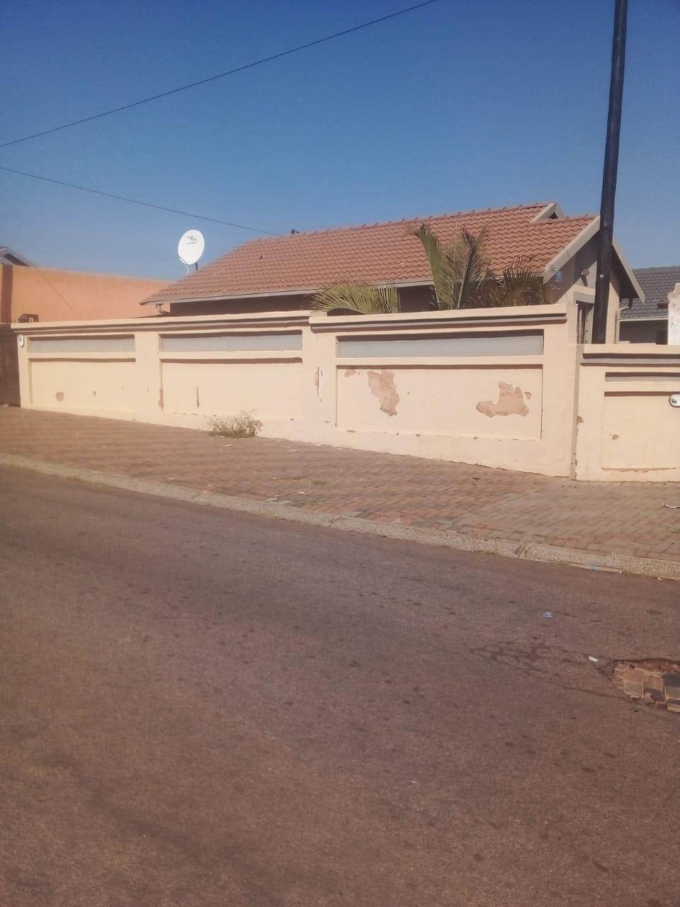 Charming 3-Bedroom House for sale in Mabopane-M