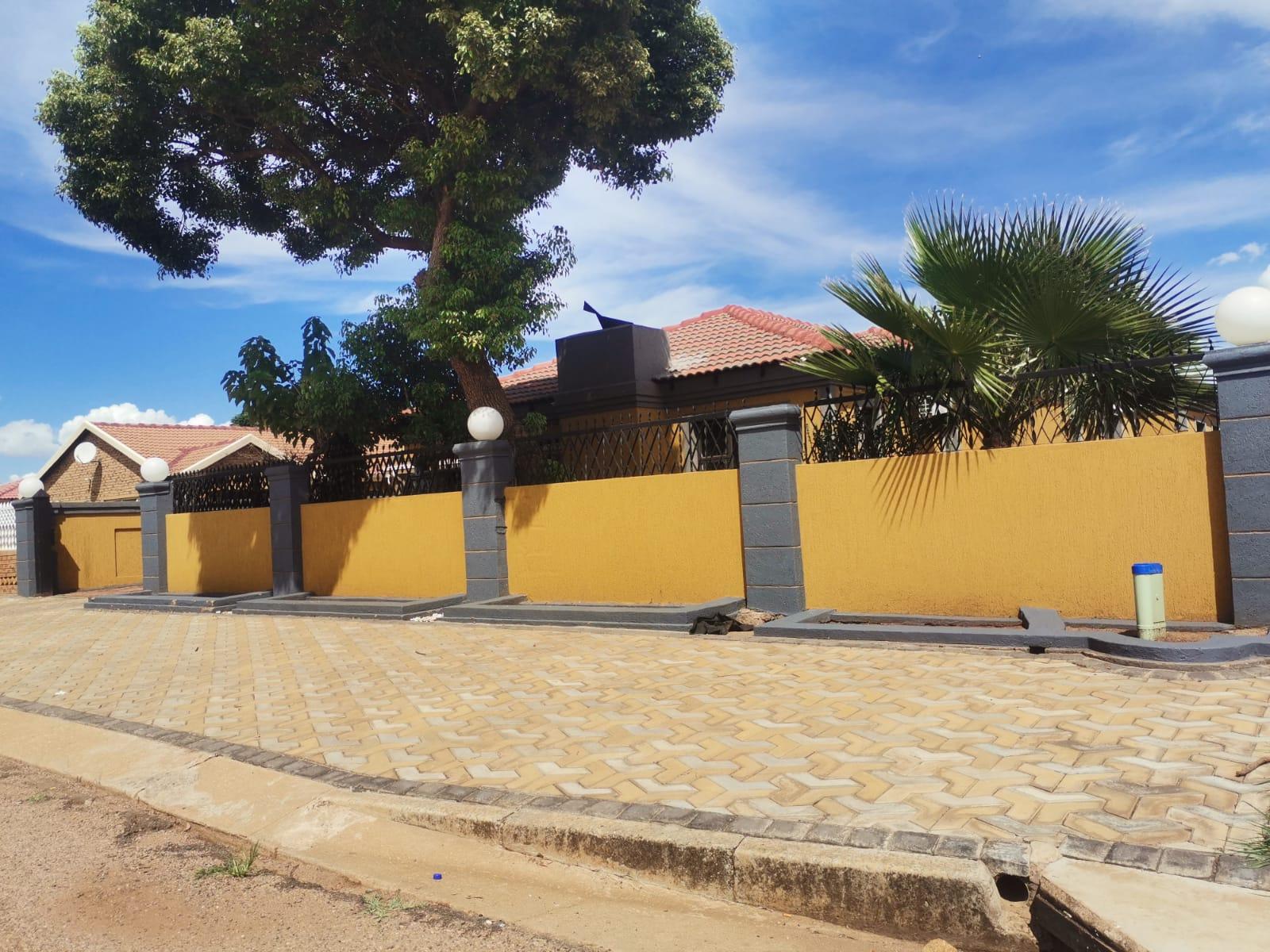 4 bedroom house for sale in Ga-Rankuwa zone 7